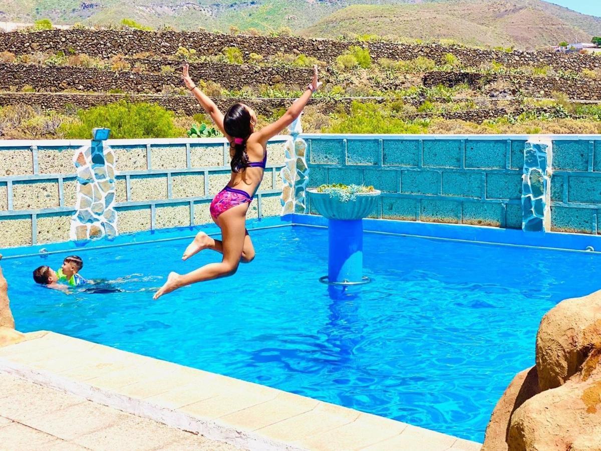 Вілла Nashira Hot Tub Piscina Y Jardin Buzanada Екстер'єр фото